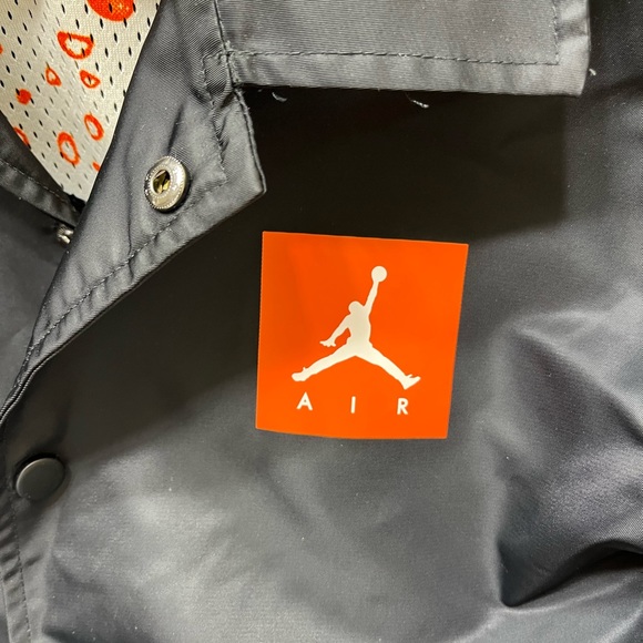Jordan Other - Jordan & Gatorade Jump Man/ls It In You?/
Greatest Player/Rain/Warm Sport Jacket